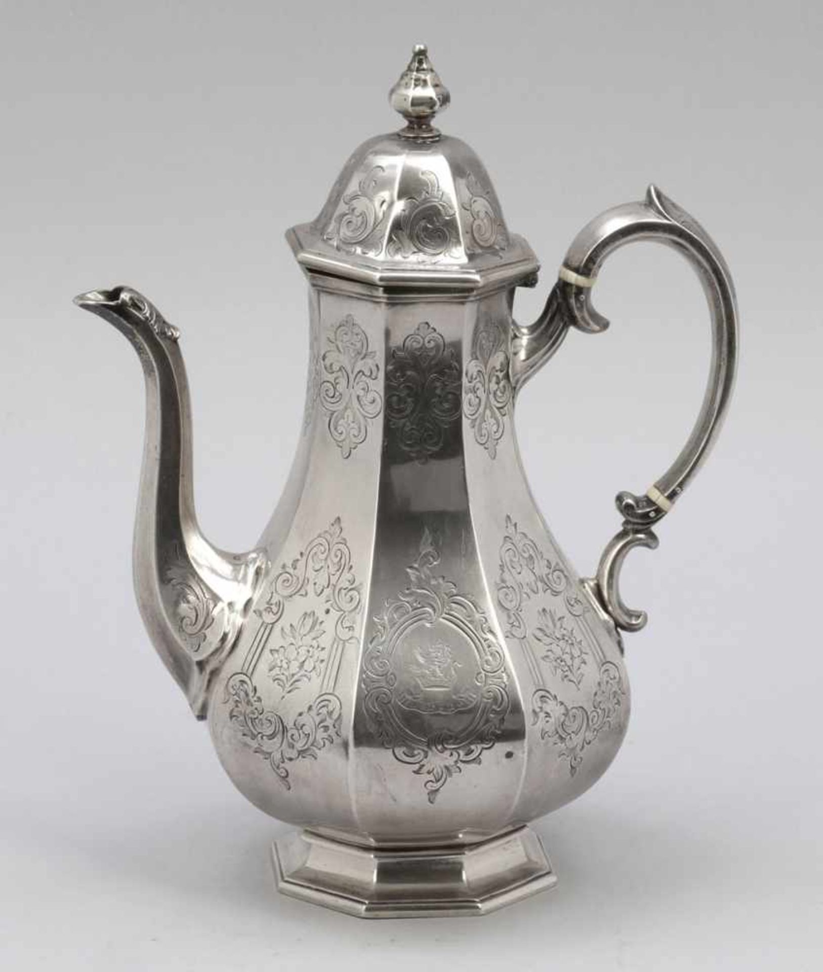 Kaffeekanne / Coffee potLondon/England, um 1858/1859. 925er Silber. Punzen: Herst.-Marken, Stadt-