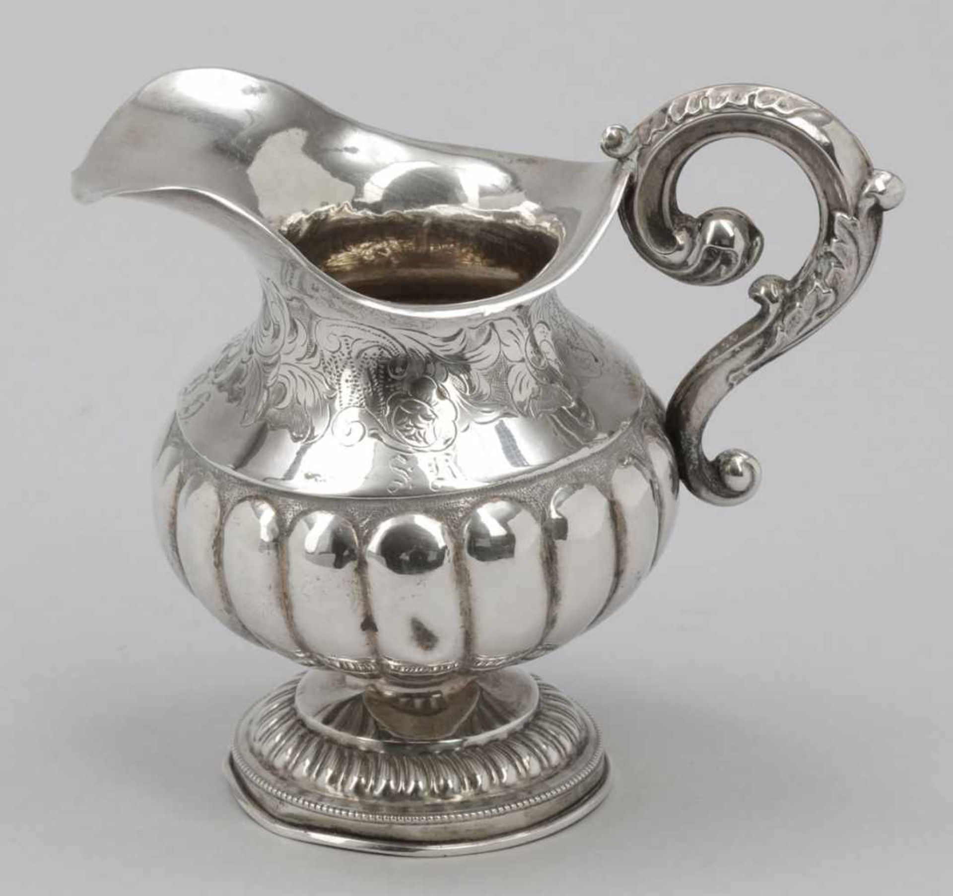 Biedermeier-MilchkännchenBerlin, um 1842. Silber. Punzen: Herst.-Marke, Stadt- und