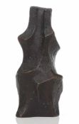 Monogrammist des 20. Jahrhunderts- Figur - Bronze. Braun patiniert. H. 13 cm. Unten monogr.: N.