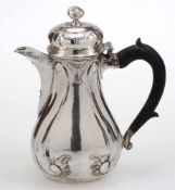 Seltene Barock KaffeekanneGeorg Ludewig Hagelberg/Lüneburg, um 1760. 750er Silber. Punzen: Herst.-