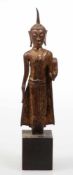 BuddhaThailand, U-Thong. Bronze. Vergoldet. H. ohne Sockel 25,5 cm. Stehende Darstellung mit