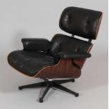 Lounge ChairVitra/Schweiz. Entwurf: Ray und Charles Eames. Palisander. Leder. 40/80 x 84 x 75 cm.