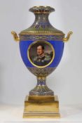 Münchener Vase mit dem Porträt Friedrich Wilhelm III.Königliche Porzellan Manufaktur (KPM), Berlin