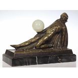 Louis Fontinelle1886 - 1964 - Harlekin mit Ball - Messing. Reste einer Versilberung. Weißer