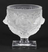 Vase ElisabethLalique, Wingen-sur-Moder. Farbloses Glas, formgepresst, z. T. mattiert. Unter dem
