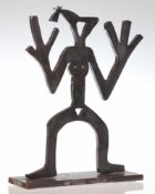 Künstler des 20. Jahrhunderts- Weibliche Figur - Eisen. Leichte Rostpatina. H. 30,5 cm. Figur in der