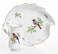 Vase und BlattschaleStaatliche Porzellan Manufaktur, Meissen 1957-1972 und 1980. - Vogelmalerei: