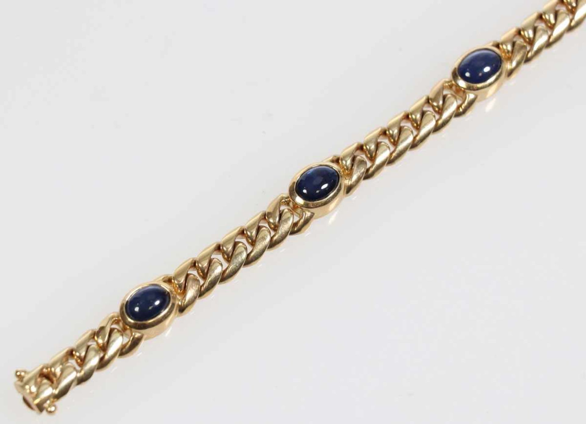 Klassisches Cabochon-Armband mit Saphiren585/- Gelbgold, gestemp. Gewicht: 36,1 g. 5 Saphire zus. - Bild 2 aus 2