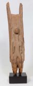 Pfosten eines Toguna-MännerhausesDogon/Mali. Holz, figürlich geschnitzt. H. 102 cm. - Provenienz: