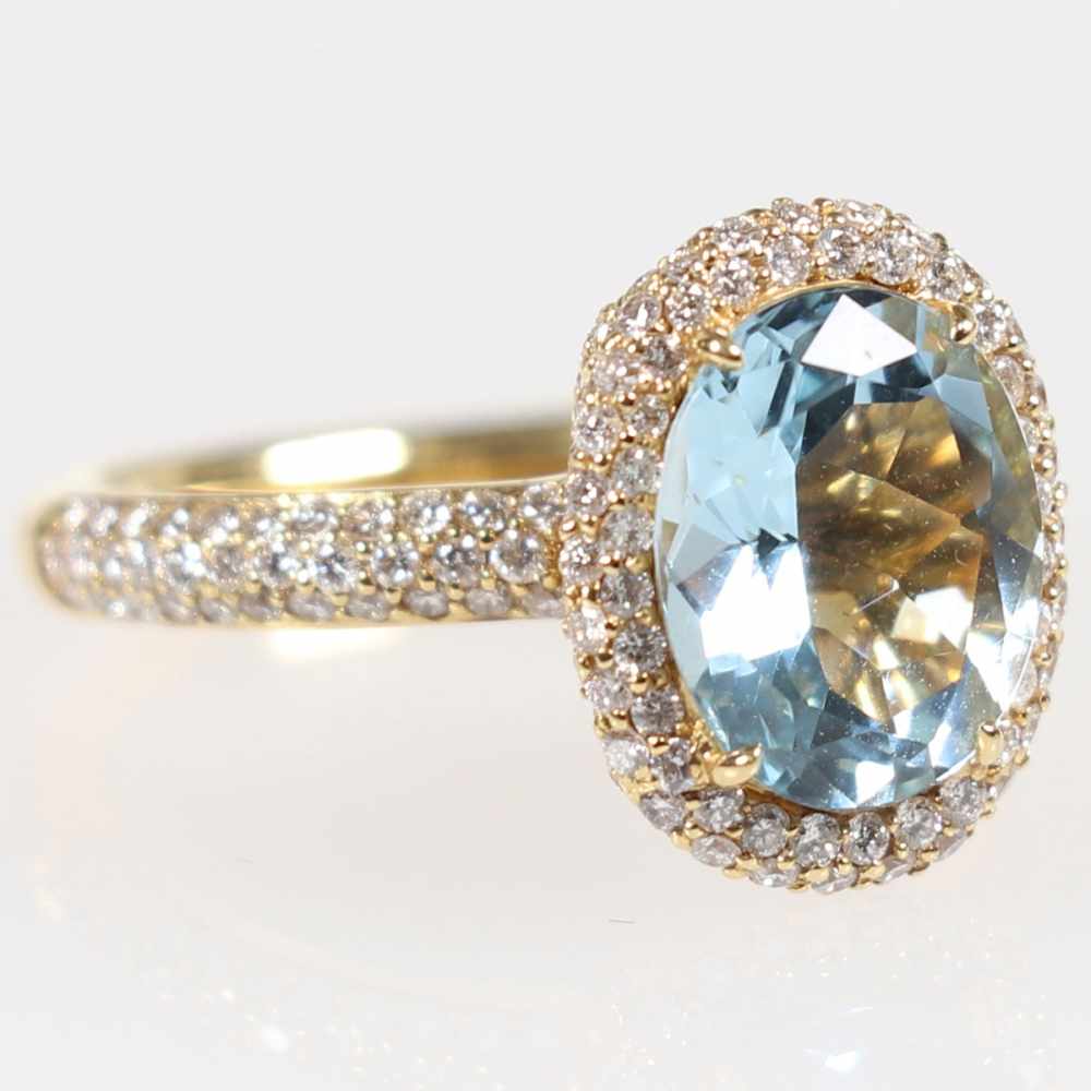 Moderner Aquamarin-Diamantring750/- Gelbgold, gestempelt. Gewicht: 7,7 g. 1 natürlicher Aquamarin im - Image 2 of 2