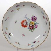 SchaleStaatliche Porzellan Manufaktur, Meissen 1924-1934. - Blumenbukett mit Insekten - Porzellan,