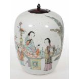 VaseChina, Hsuan Tung (1911-1949). Porzellan. Polychrom bemalt. H. 29 cm. Ungemarkt. Schauseite