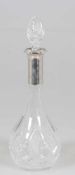 Kleine Karaffe800er Silber. Glas. Punzen: 800, Halbmond/Krone. H. 26 cm.- - -22.00 % buyer's premium