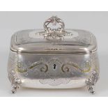 Biedermeier ZuckerdoseUm 1830. 750er Silber. Punzen: 12. 12 x 15 x 11,5 cm. Gew.: 388 g. Innen