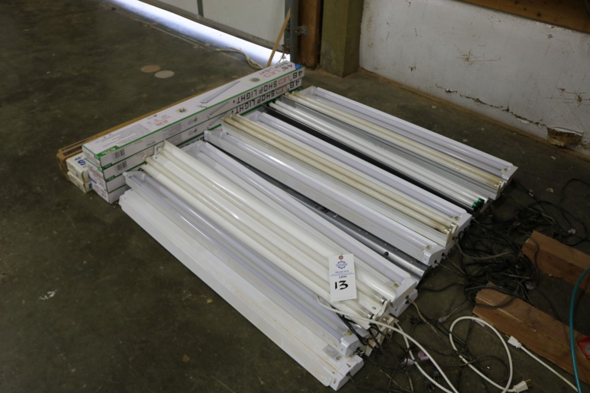 (26) Large Lot of 48" Fluorescent and LED Shop Lights, CTL, Lithonia and American Fluorescent - Image 11 of 13