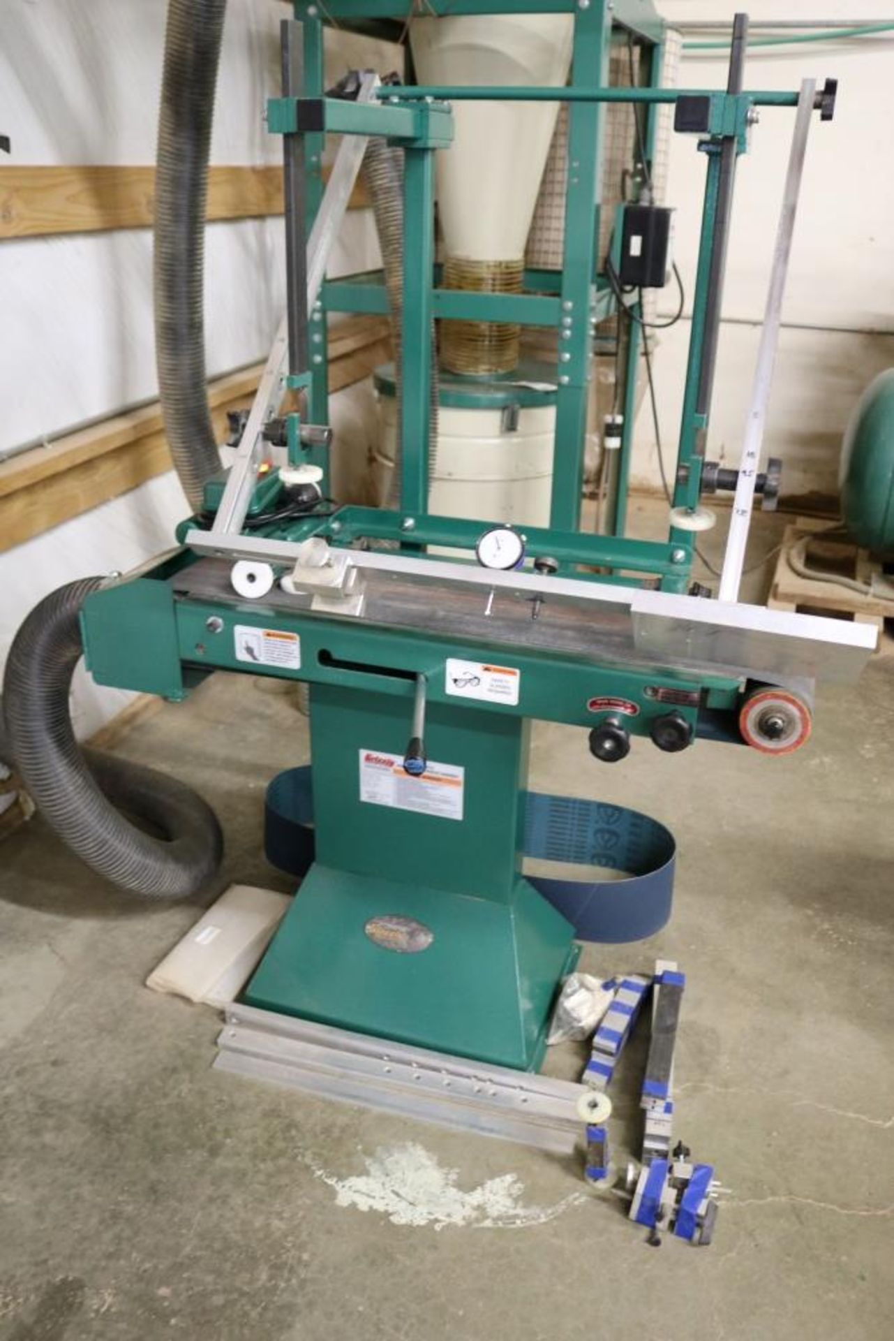 2015 Grizzly G0574 Fretboard Radius Sander, 1 1/2 HP, 1725 RPM, 6" x 80" Belt Size, 1800 RPM Belt - Image 3 of 9