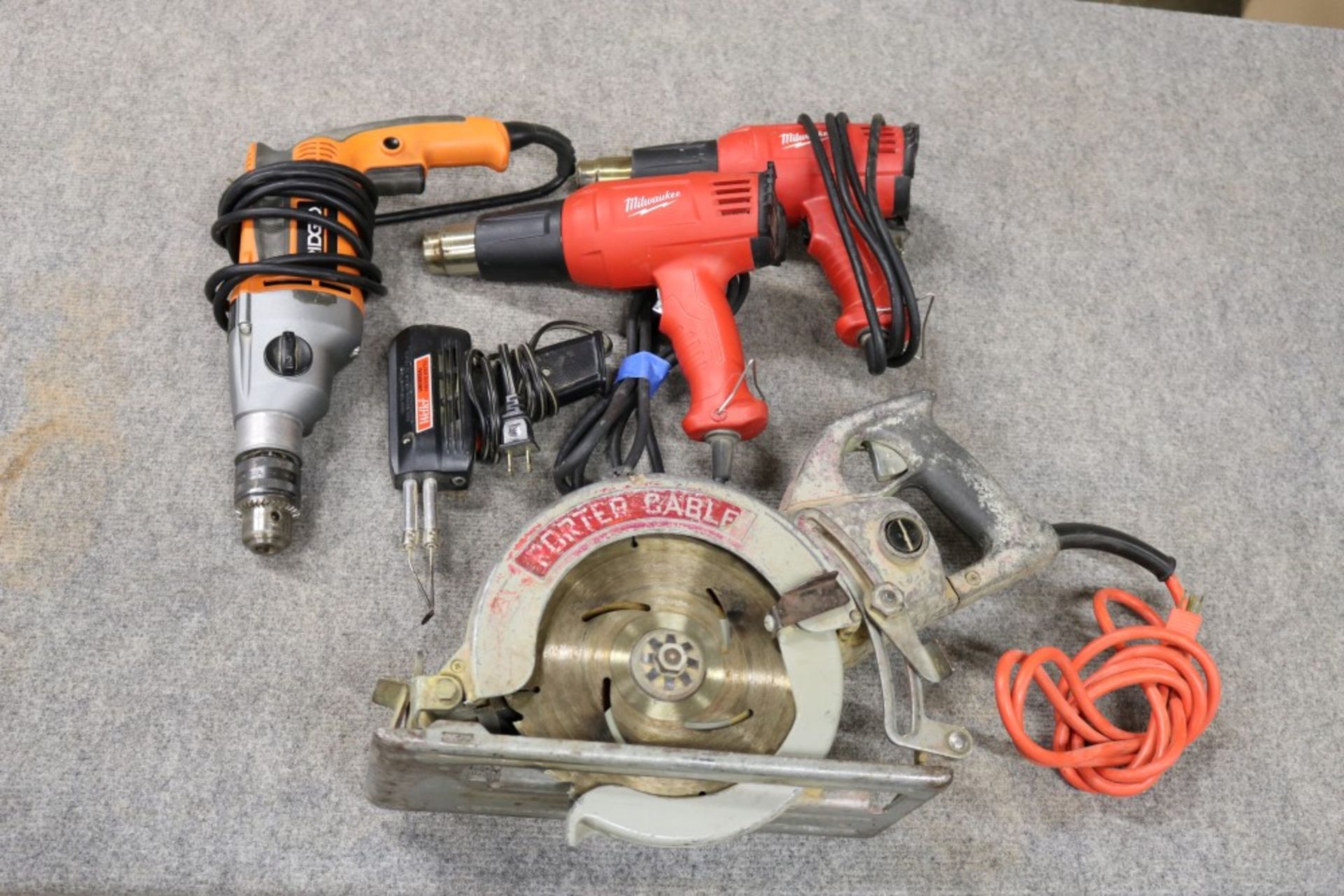 Heavy Duty Ridgid Drill R50111 1/2", Weller Universal Sodering Gun, (2) Milwaukee Heat Guns, - Image 2 of 8