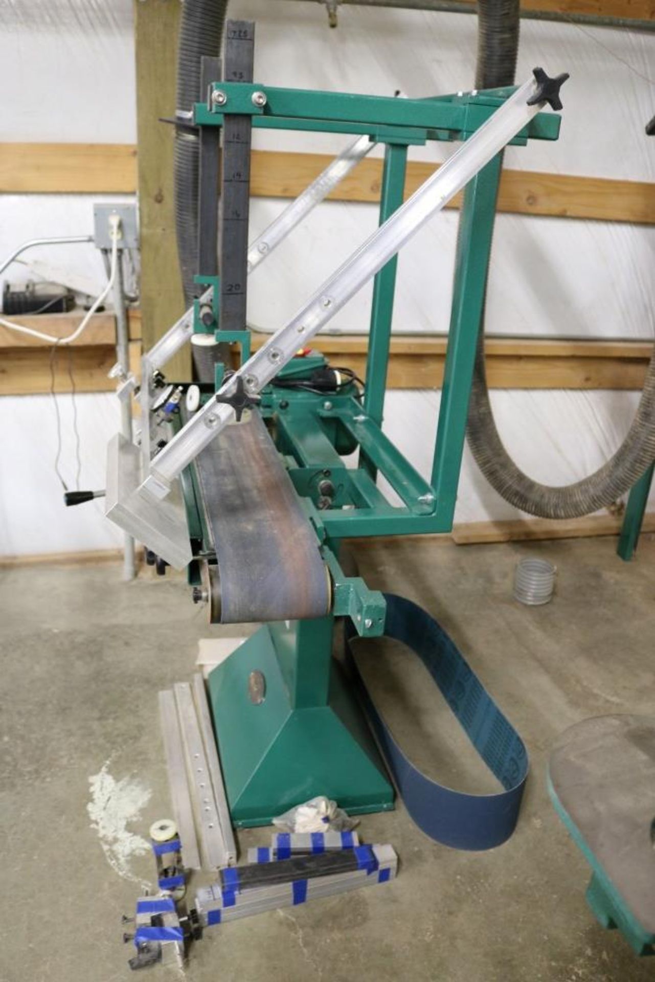 2015 Grizzly G0574 Fretboard Radius Sander, 1 1/2 HP, 1725 RPM, 6" x 80" Belt Size, 1800 RPM Belt - Image 2 of 9