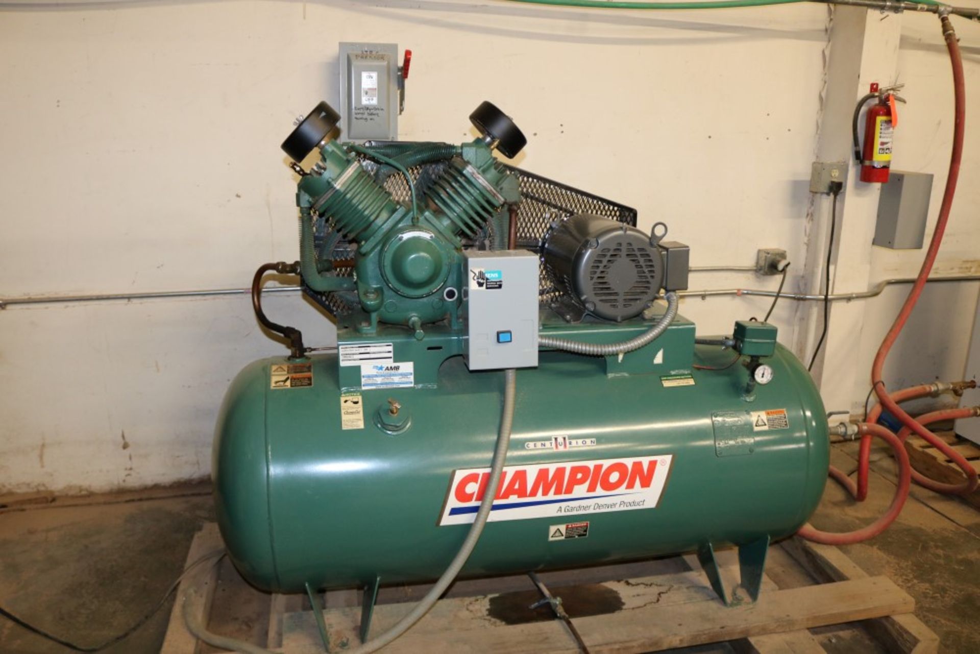 2006 Champion Centurion II 120 Gallon, 2 Stage Air Compressor, 200 Max PSI, 15 HP, Model CCSRVA, - Image 2 of 10