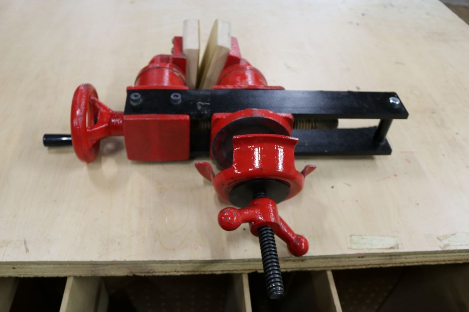 StewMac Guitar Repair Vise