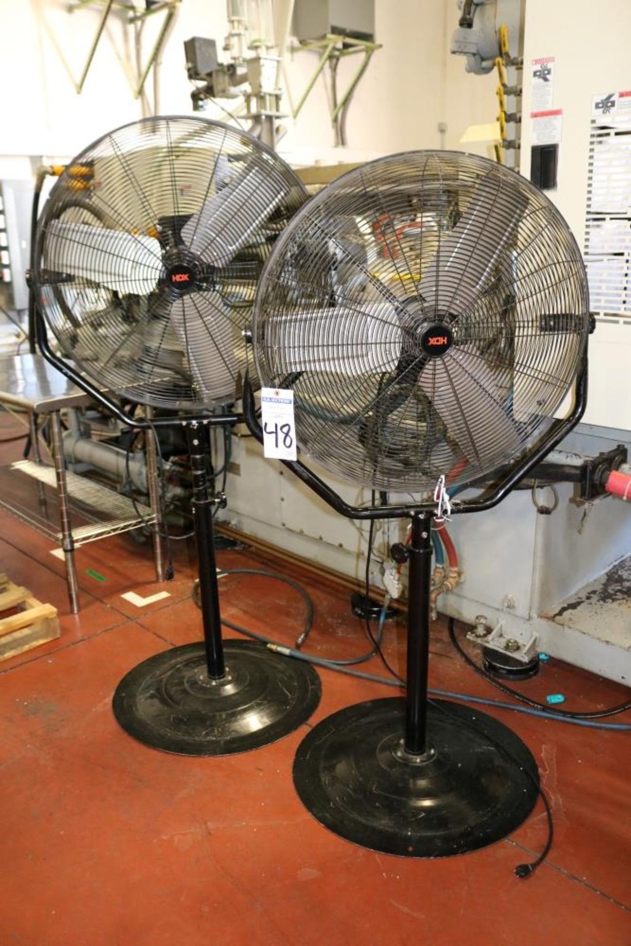 (2) 28" HDX Shop Fans on Stand - Image 4 of 4