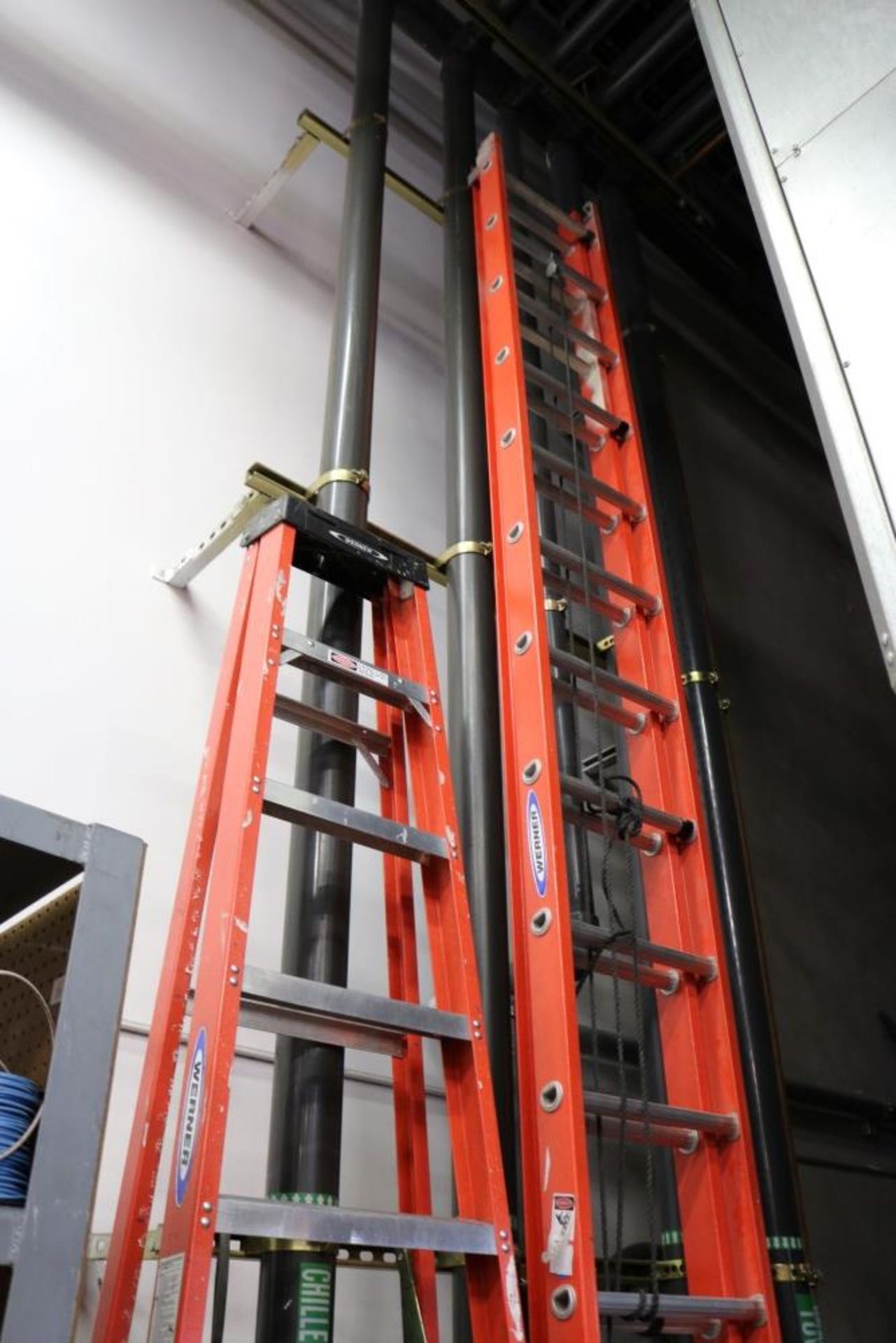 (2) Ladders (1) Werner 10" Step Lasdder 300 lb. capacity / (1) Werner 32' Extension Ladder 300lb. - Image 3 of 8