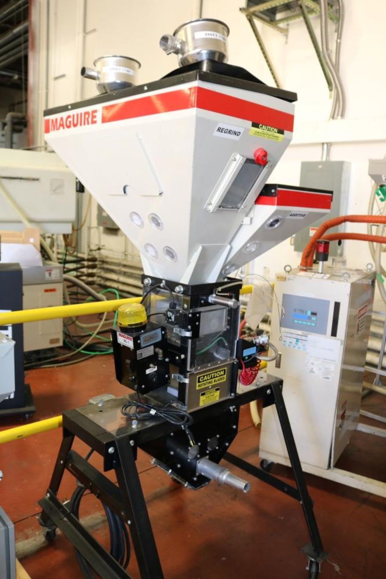 Maguire Blend and Regrind Blending System on Rolling Stand - Image 5 of 7