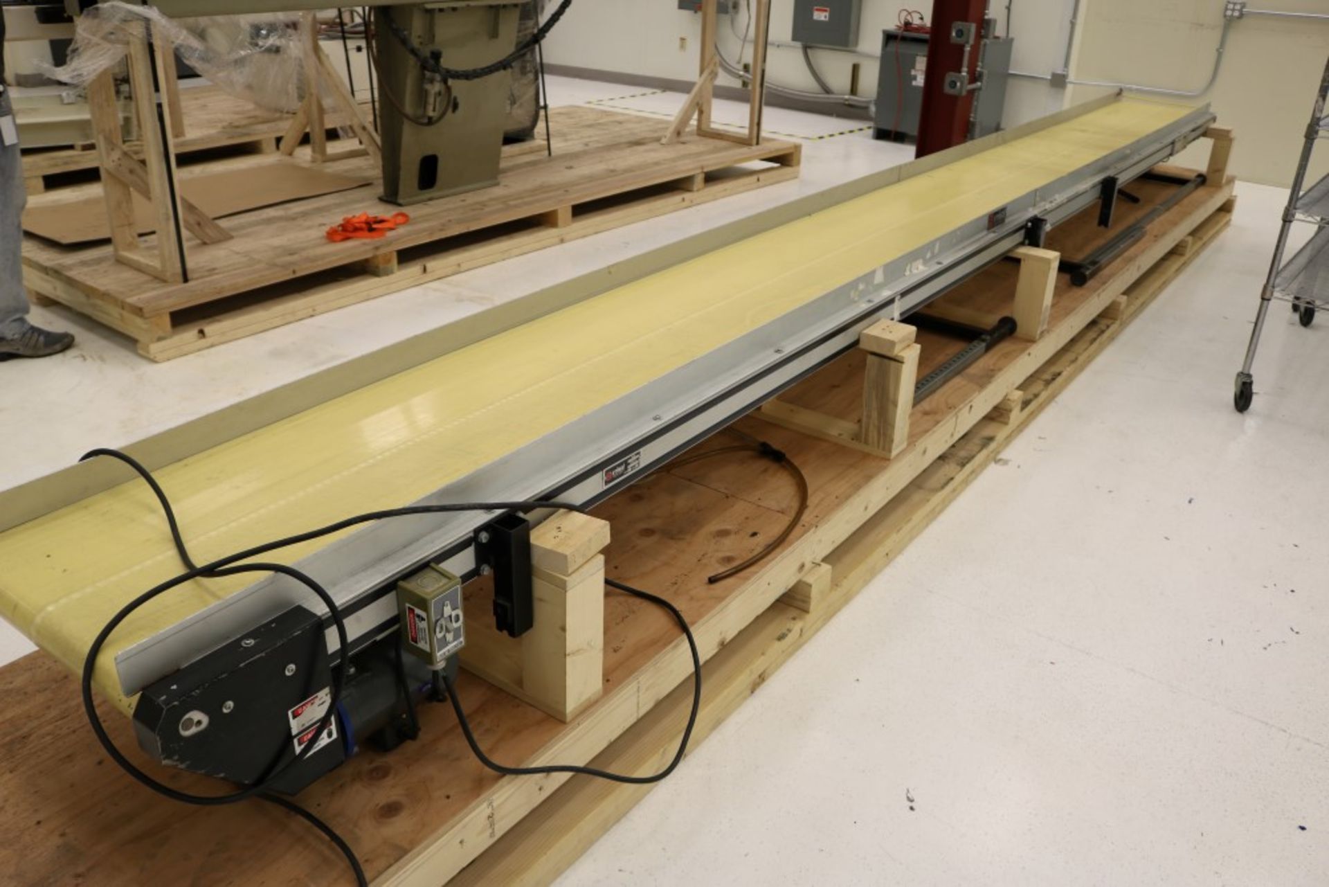 Conveyor - 18" x 20' Crizaf Automation Systems - Image 3 of 8