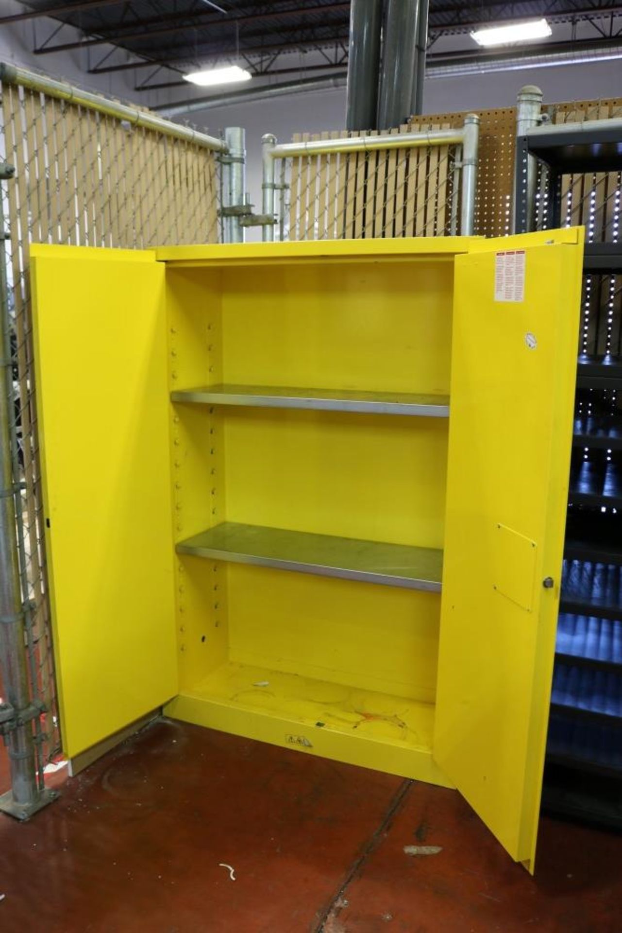 Like New - Justrite Flammable Storage Cabinet 45 gallon capacity - Image 5 of 6