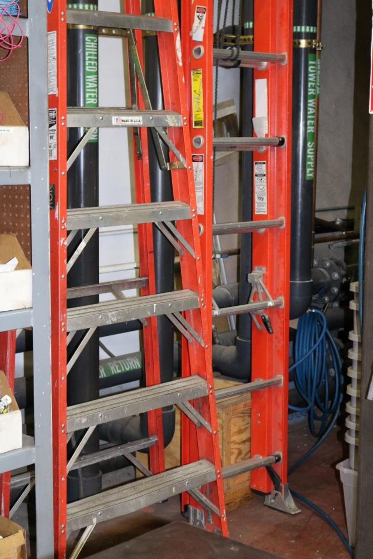 (2) Ladders (1) Werner 10" Step Lasdder 300 lb. capacity / (1) Werner 32' Extension Ladder 300lb. - Image 5 of 8