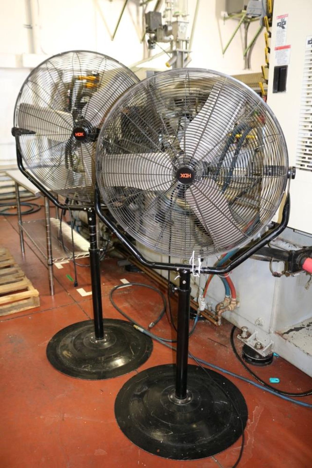 (2) 28" HDX Shop Fans on Stand - Image 3 of 4