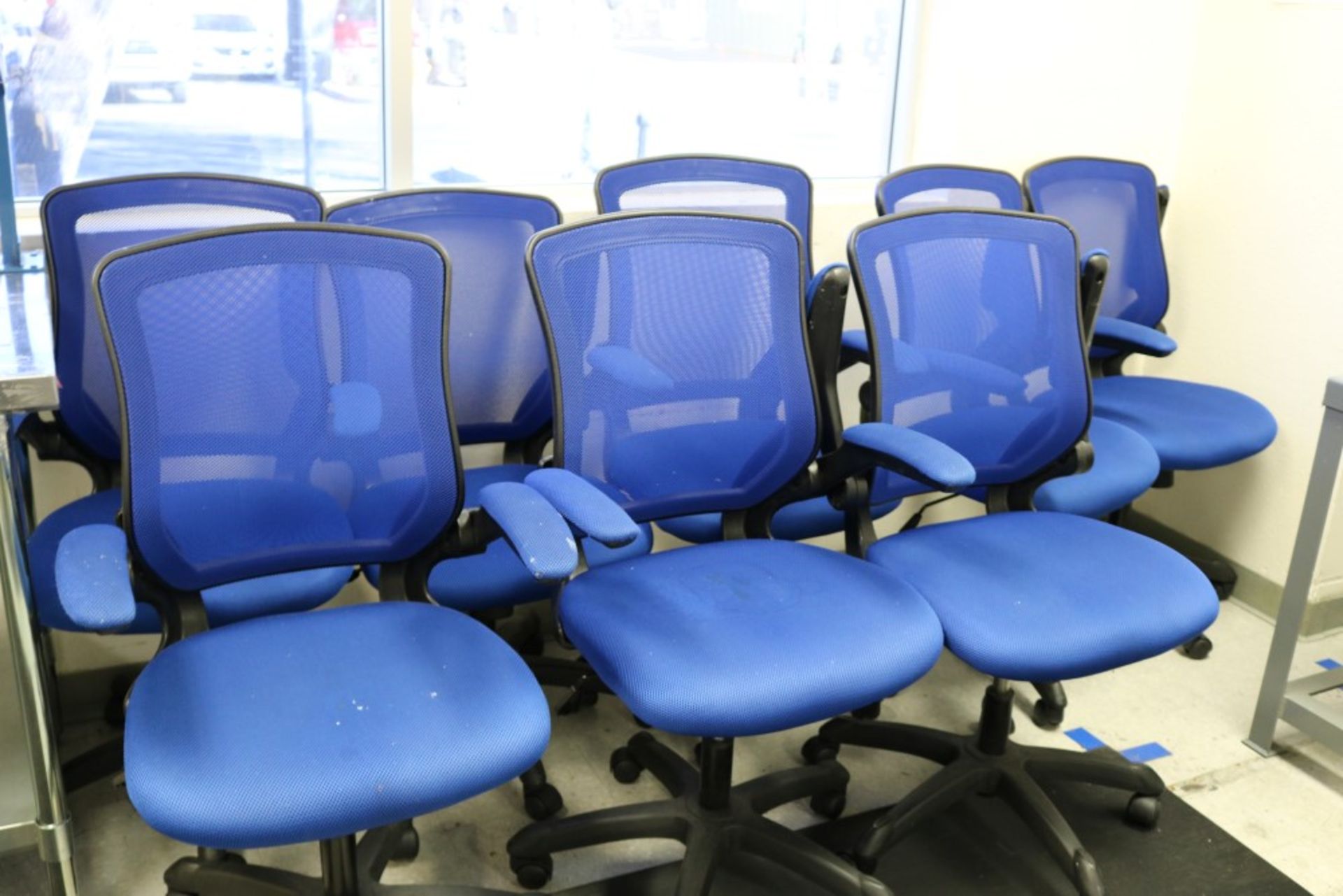 (8) Blue Work Chairs - Bild 2 aus 3