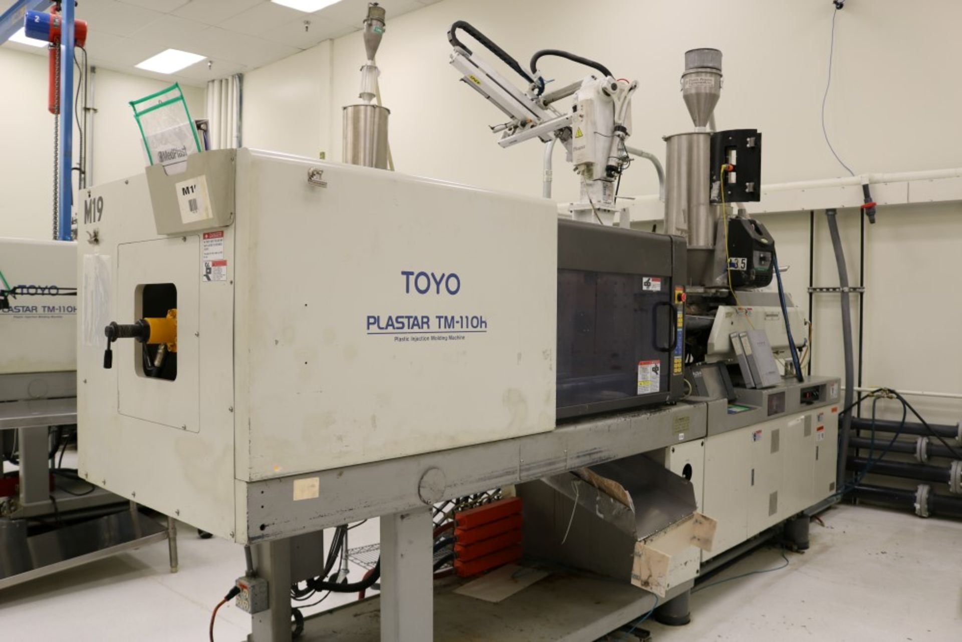 2000 Toyo 110 ton Injection Molding Machine - 3.9 oz. Shot, Core Pull, Model TM-110H