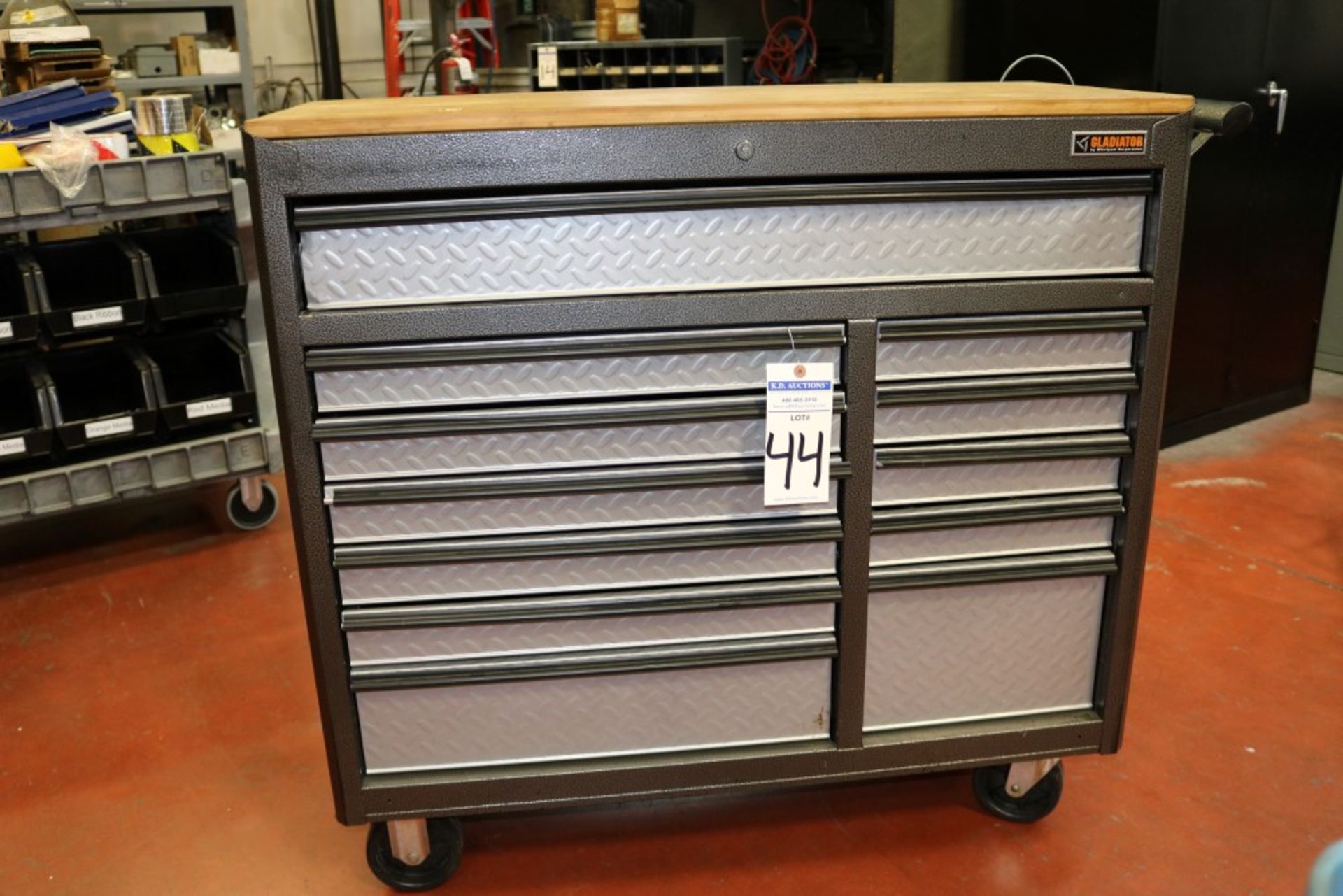 Gladiator 12 Drawer Rolling Tool Box 18" x 40" x 41" - Image 4 of 4