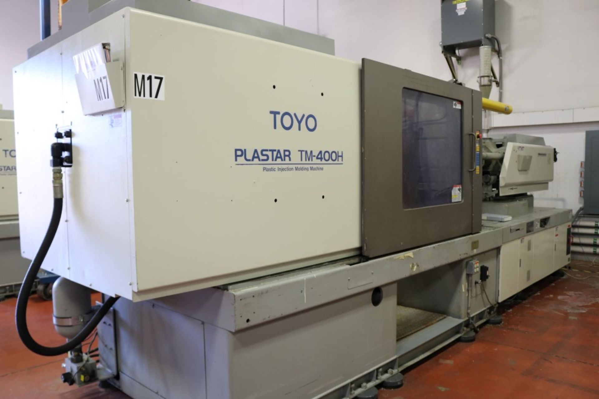 1999 Toyo 400 ton Injection Molding Machine - 45.3 oz. Shot, Core Pull, Model TM-400H