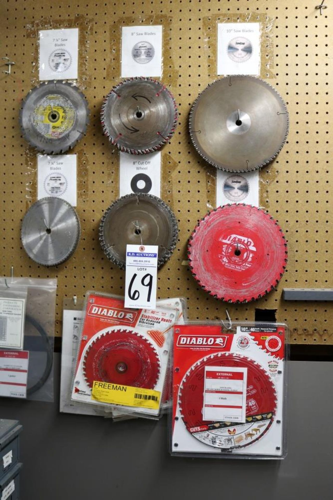 Wall of Various Size Saw Blades, 7 1/4", 8", 8 1/4", 10" - Image 5 of 5