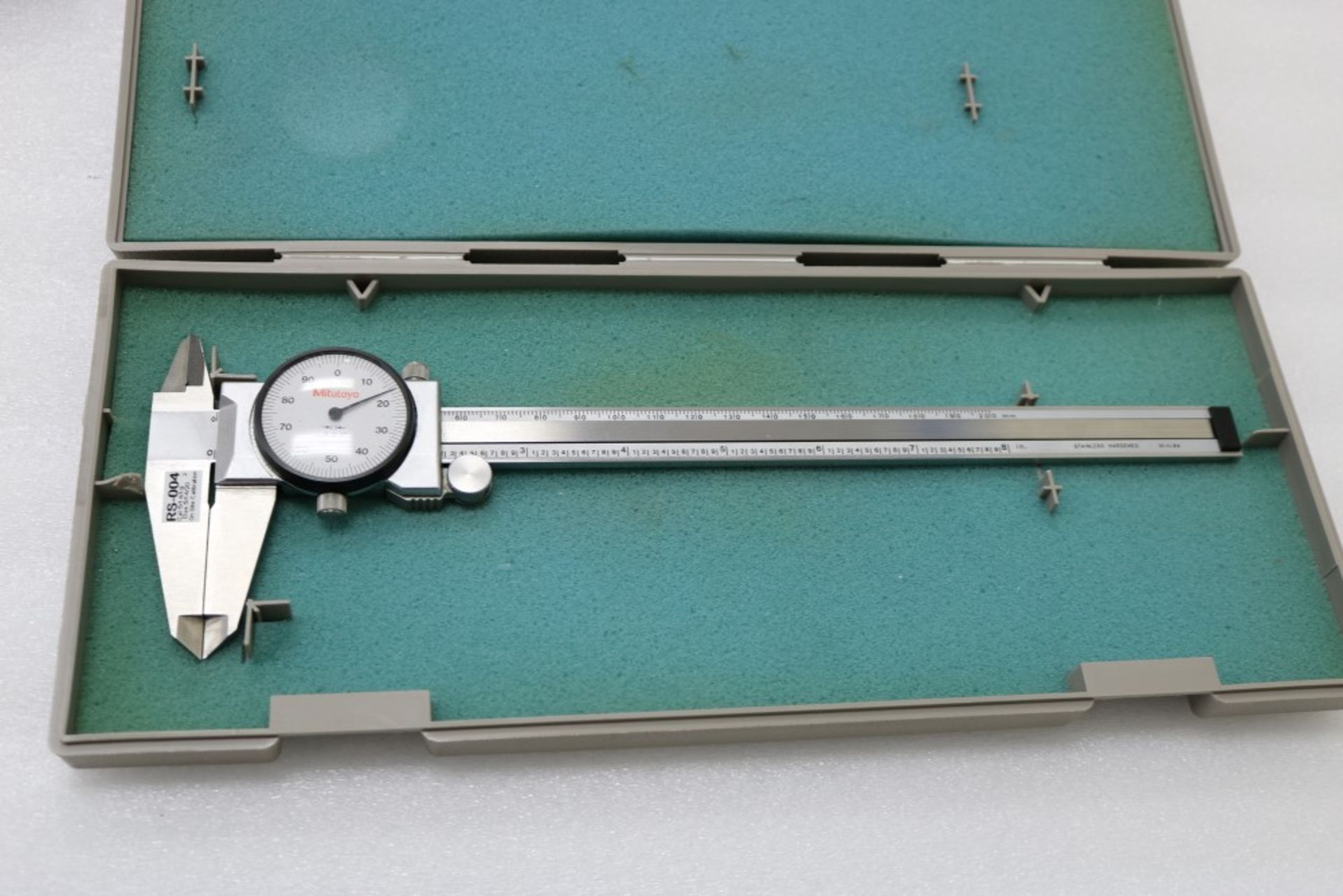 Mitutoyo 0.001 - 6" Dial Caliper and Mitutoyo 0.001 - 8" Dial Caliper - Image 2 of 7