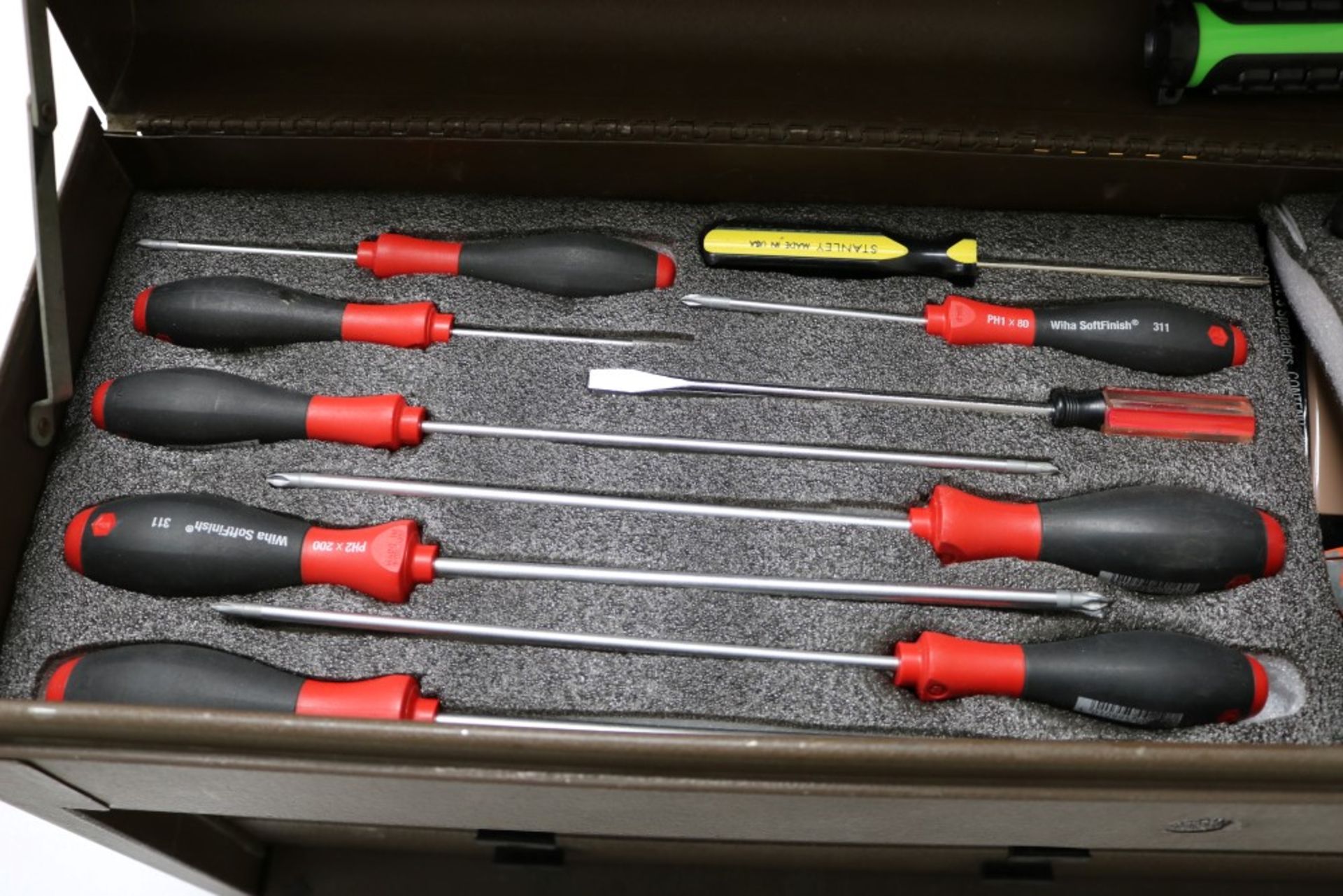 Assembly Crew Toolbox with Pittsburgh 18 Piece Offset Handle Ball Point and Hex Key Wrench Set, With - Image 7 of 18