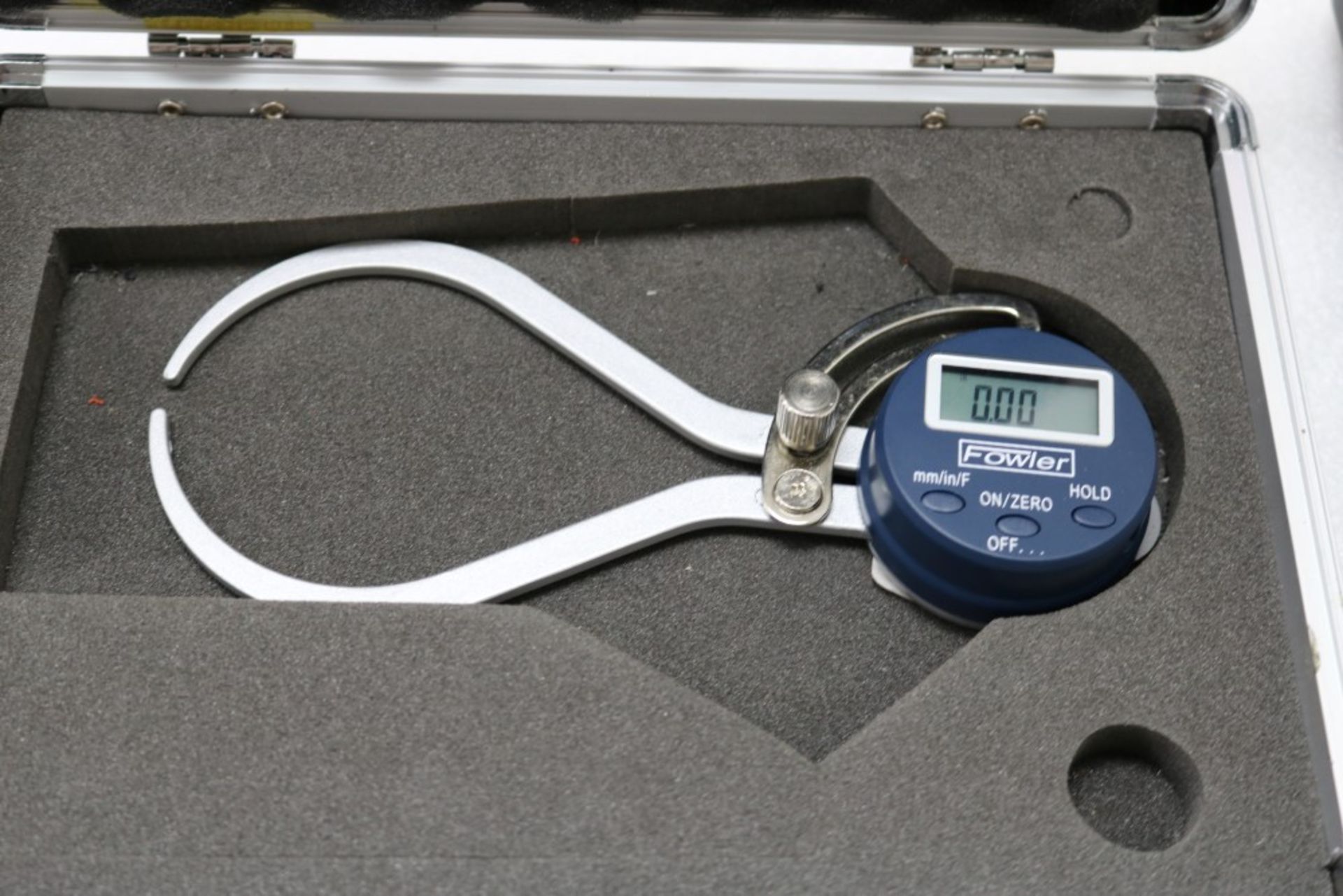 Mitutoyo Digimatic Micrometer 0.00005 - 1" and Fowler Outside Digital Caliper 0.01 - 6" - Image 3 of 6