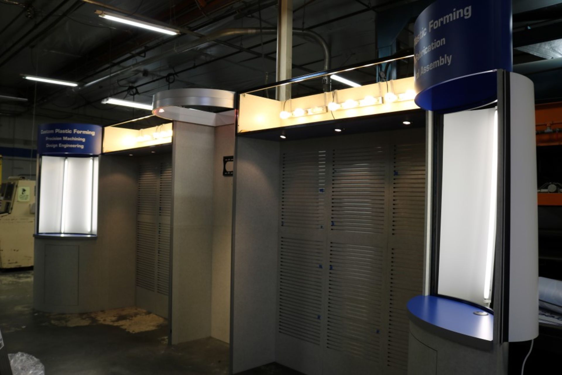 20FT, Trade Show Display Booth, With Lighting, TV Mount, Modulure Shelving, Plastic Riser Display - Image 2 of 15