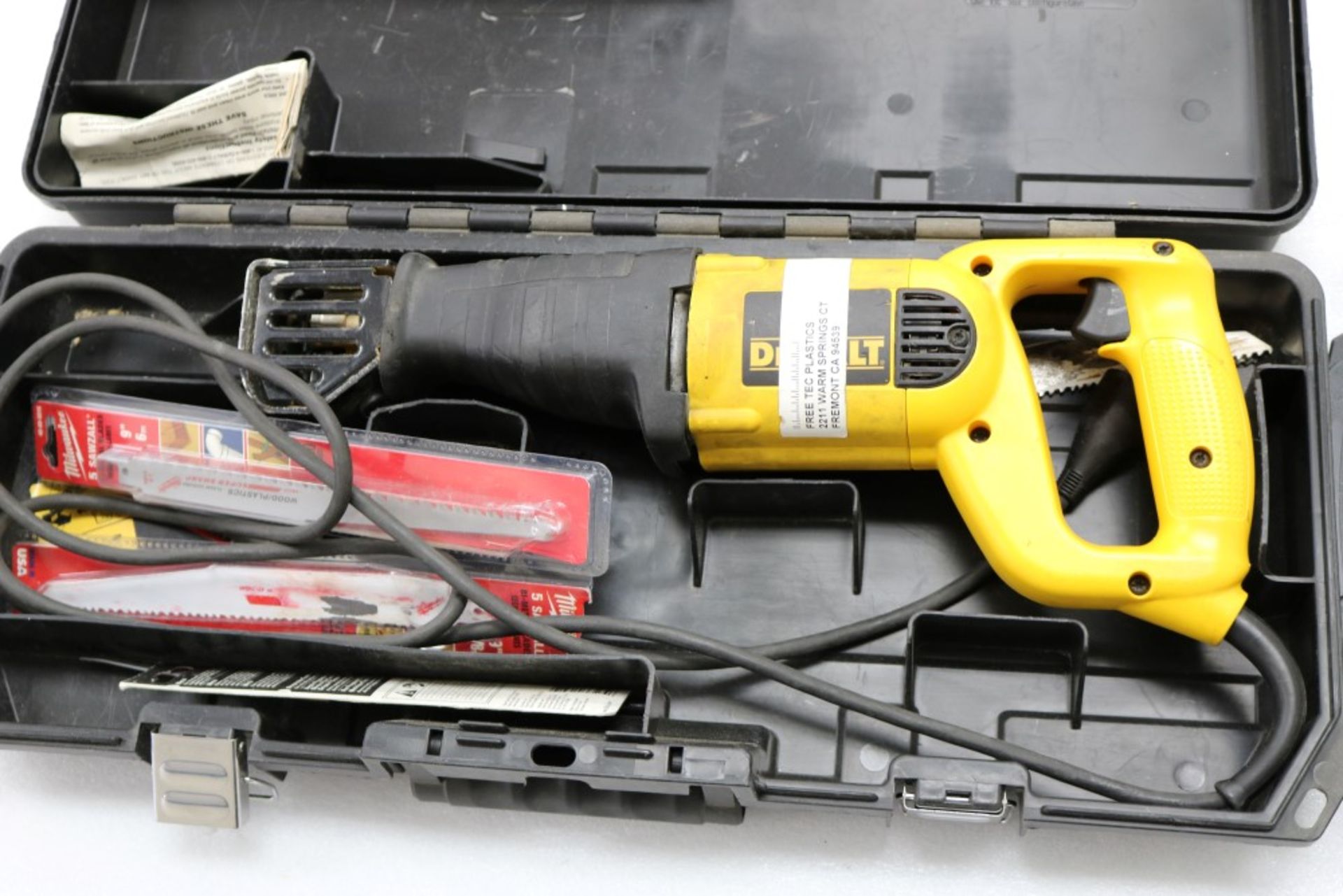 Dewalt VS Reciprocating Saw 1 1/8" Stroke Model DW304P with Extra Blades - Image 3 of 5