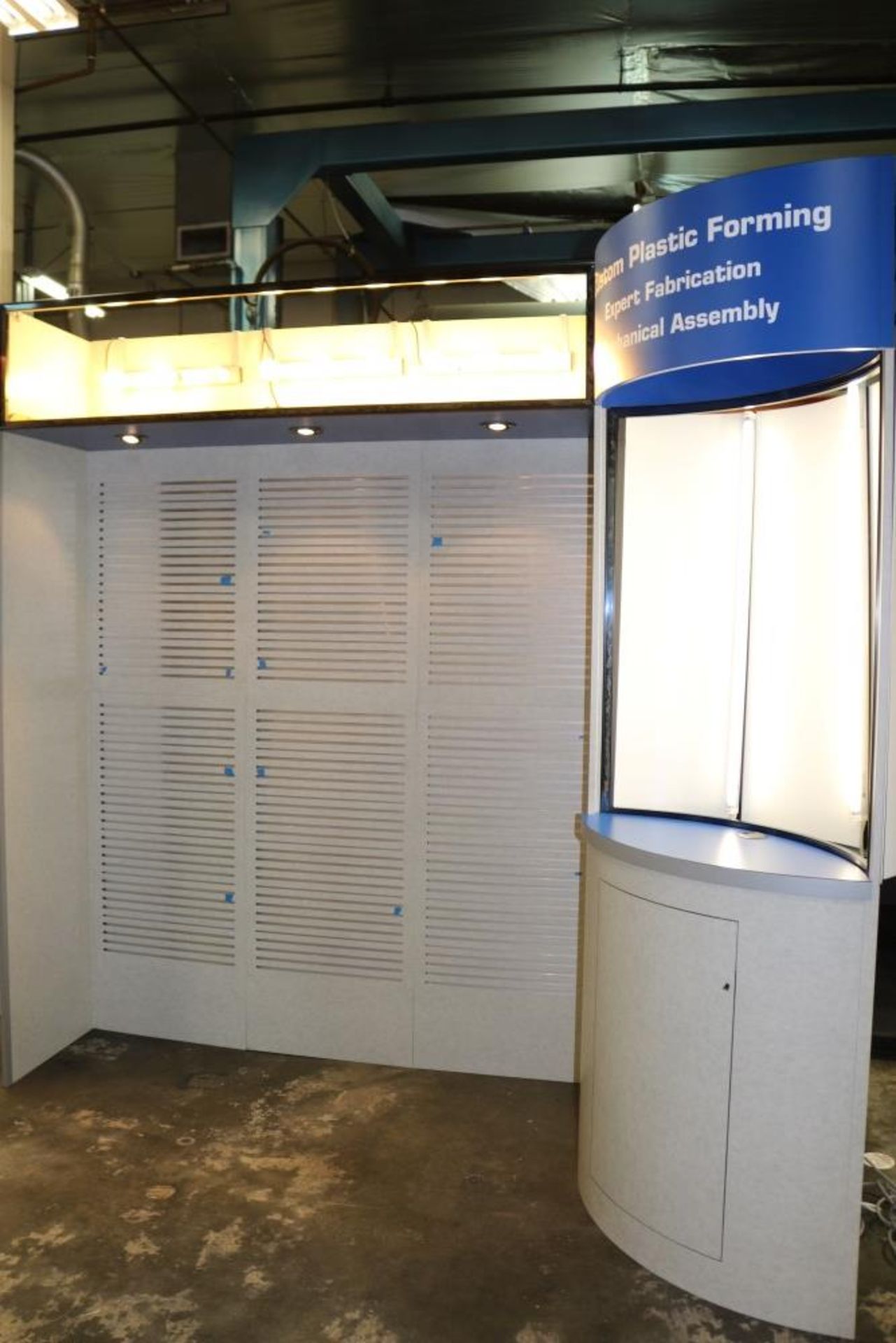 20FT, Trade Show Display Booth, With Lighting, TV Mount, Modulure Shelving, Plastic Riser Display - Image 9 of 15