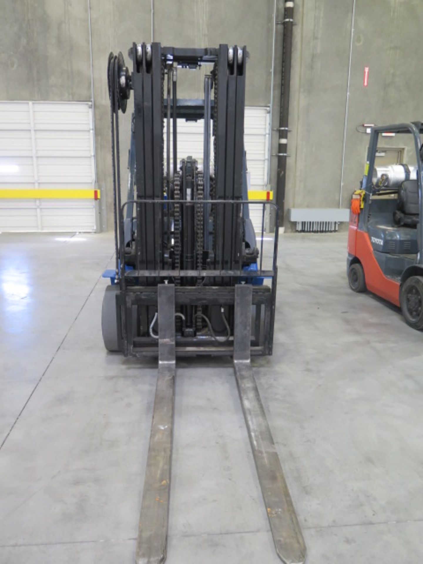 Toyota 7FGCU45 10,000 Lb Cap LPG Forklift s/n 70247 w/ 3-Stage Mast, 187” Lift height, Side Shift, - Image 3 of 13