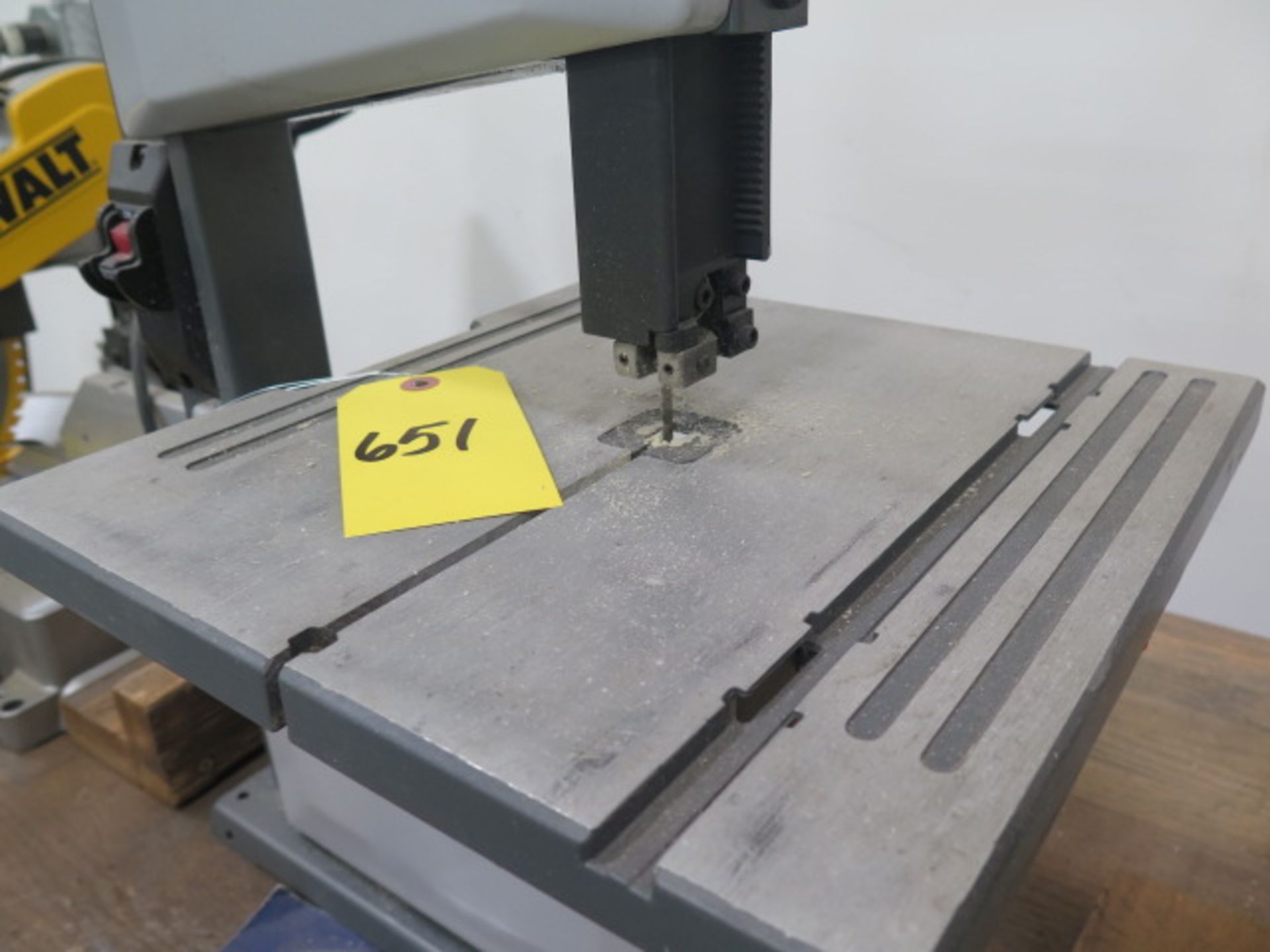 Porter Cable 9” Vertical Band Saw - Image 2 of 3