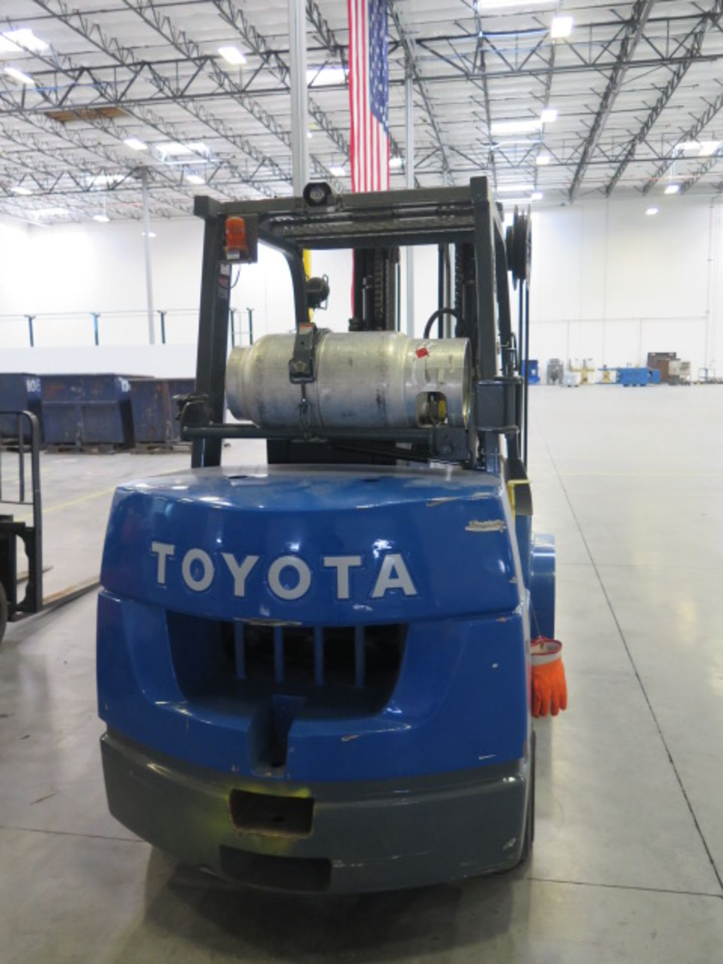 Toyota 7FGCU45 10,000 Lb Cap LPG Forklift s/n 70247 w/ 3-Stage Mast, 187” Lift height, Side Shift, - Image 2 of 13