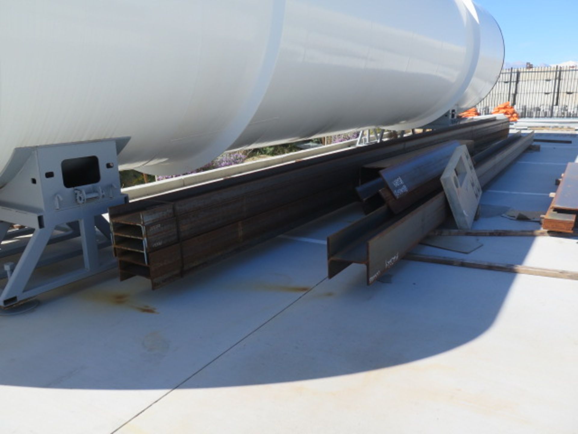 Large tube and I-beams - Image 2 of 3