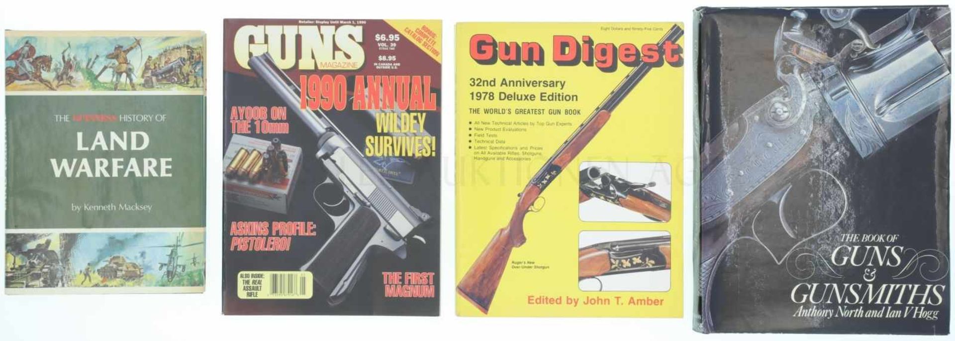 Konvolut von 4 Büchern 1. The Guinness History of Land Warfare, Autor Kenneth Macksey. 2. Guns