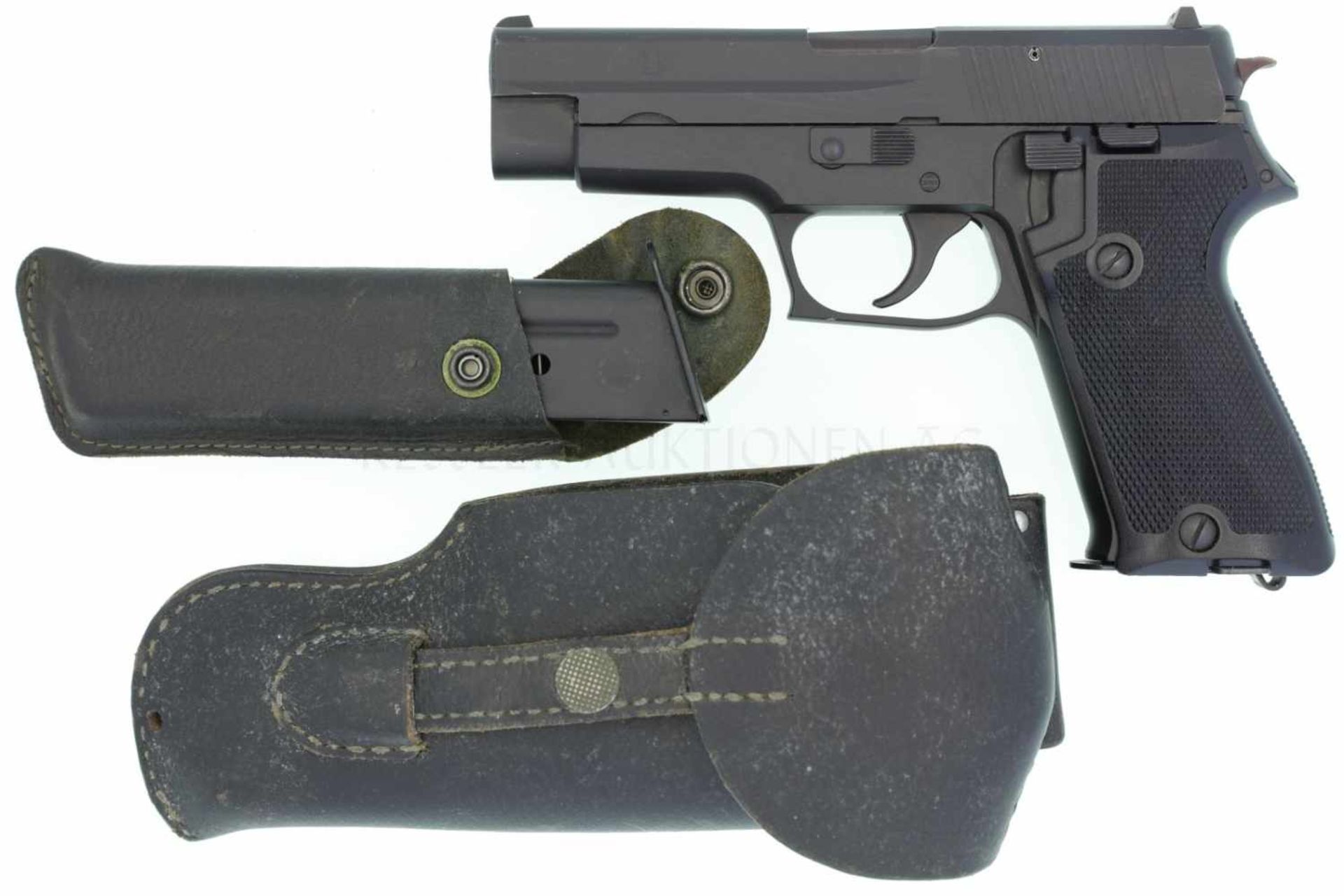 Pistole, SIG-Sauer P75, 3. Serie, Kal. 9mmP Schwarz eloxiertes Leichtmetallgriffstück, Schlitten