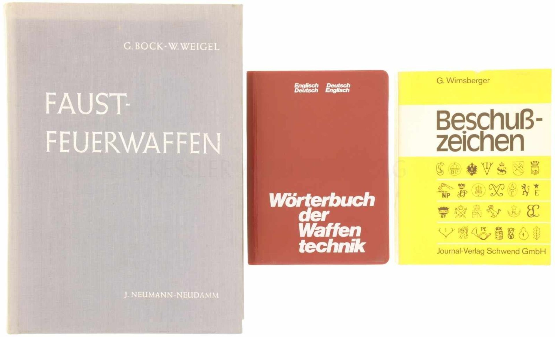 Konvolut von 3 Waffenfachbüchern 1. Wörterbuch der Waffentechnik, Englisch-Deutsch / Deutsch-