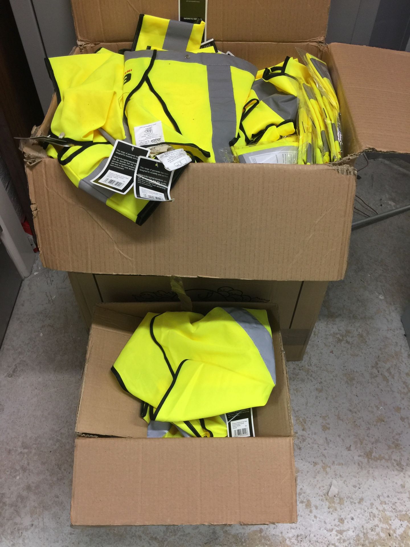 A large quantity of assorted work clothes - new t shirts, sweatshirts, hi viz vests with EME logo - Image 2 of 4